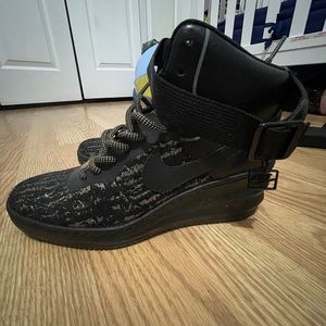 Nike Wmns ski high Air Force 1 Jacquard